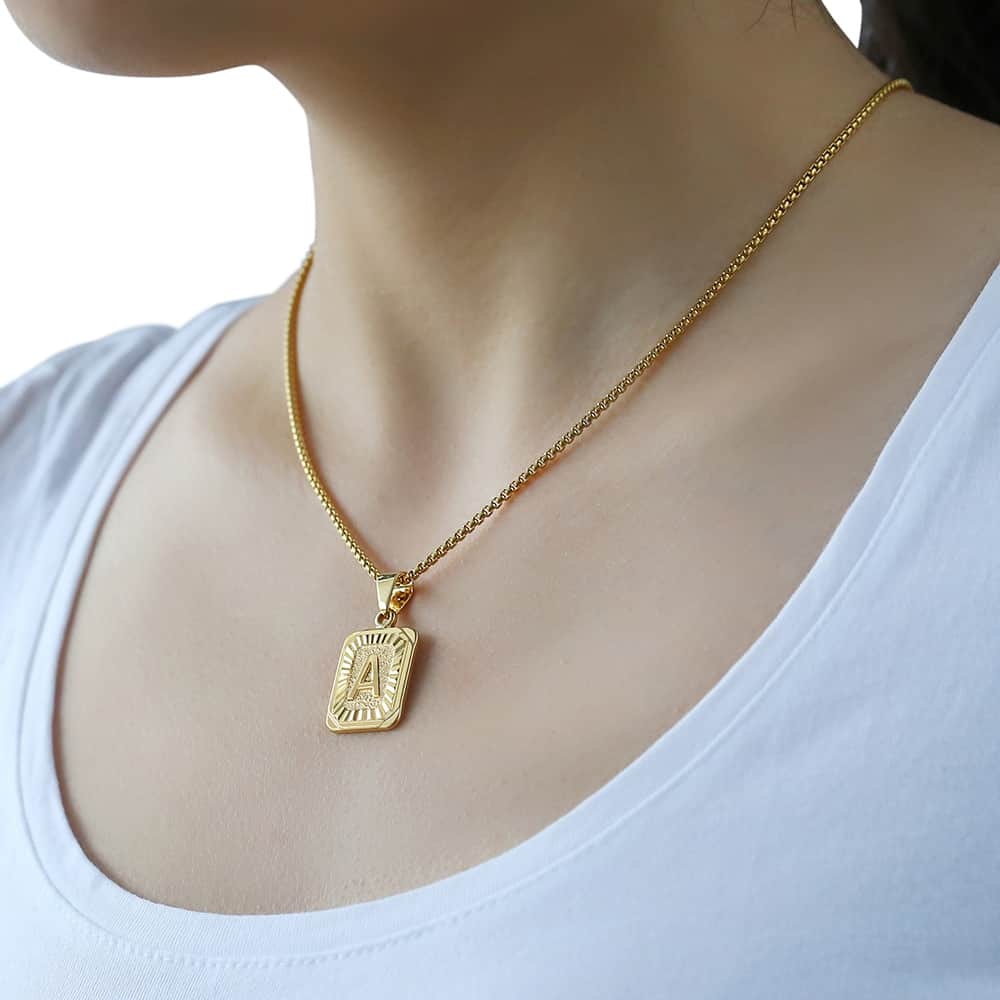 Colgante de letra inicial unisex AZ 26 Charm Collar de letras de color oro amarillo
